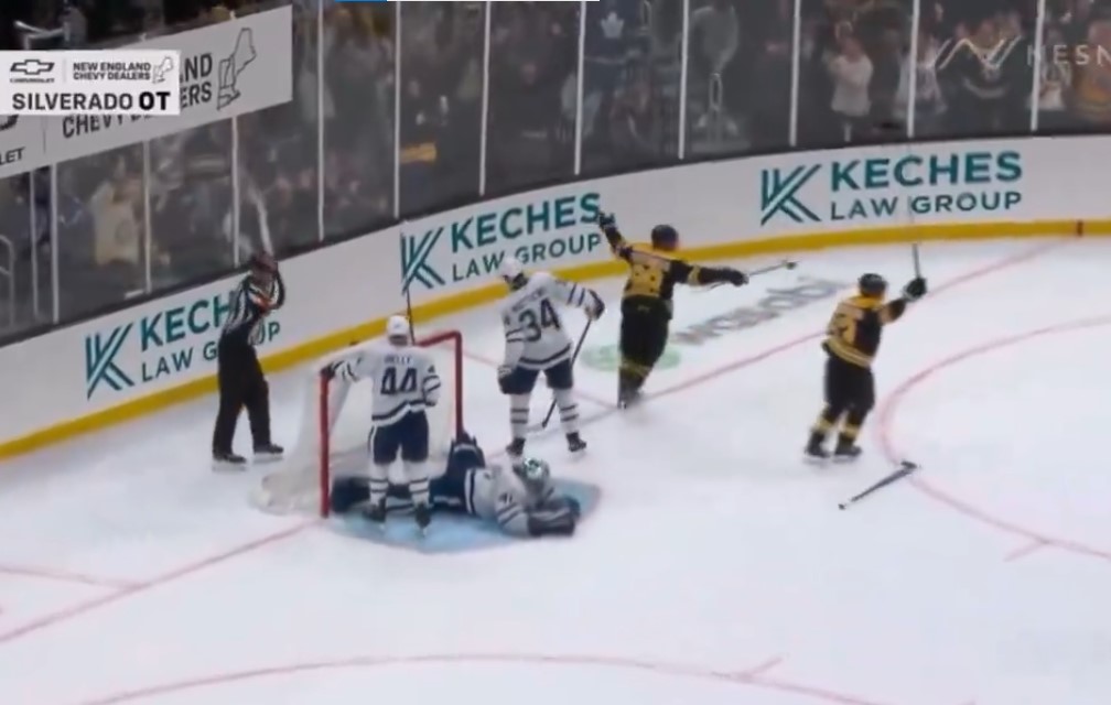 Top-5 : un horrible revirement d'Auston Matthews donne la victoire aux Bruins en prolongation