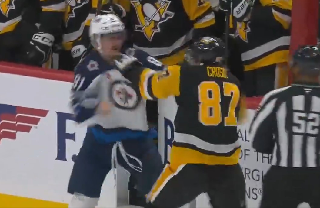 Top-2 : Sidney Crosby jette les gants pour la 10e fois de sa carrière