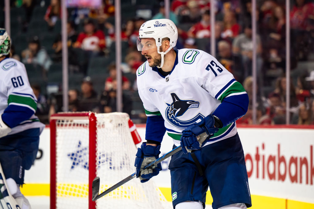 Coin des rumeurs : les Canucks cherchent à échanger Vincent Desharnais