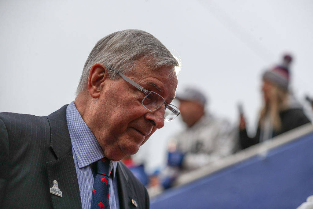 Sabres : le propriétaire à Montréal et une pratique annulée au Centre Bell