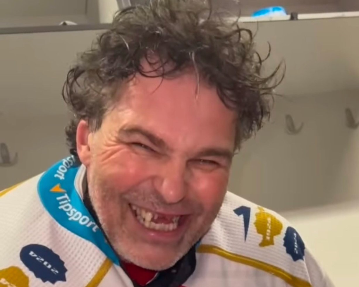 Jagr perd des dents, mais termine quand même la rencontre avec une mention d'aide