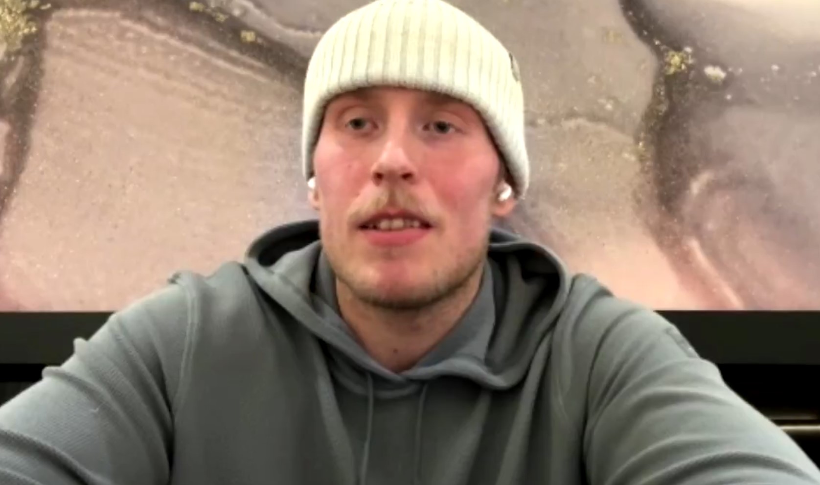 Jeux vidéos : Patrik Laine faisait acheter une (grosse) télé dans chaque chambre d'hôtel