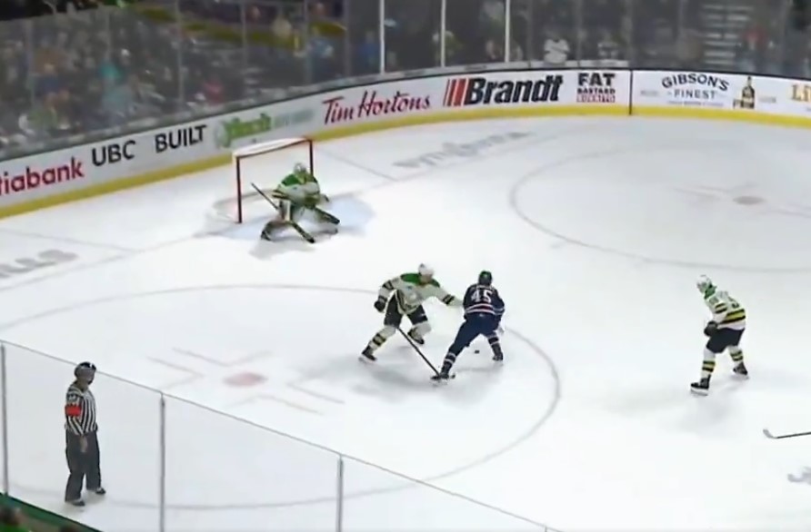 Top-5 : Beckett Sennecke inscrit un des plus beaux buts de l'année devant Sam Dickinson