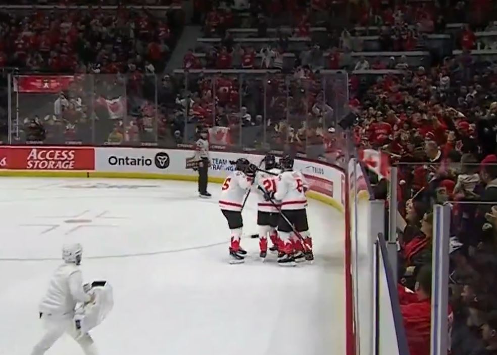 Le Canada blanchit la Finlande en lever de rideau