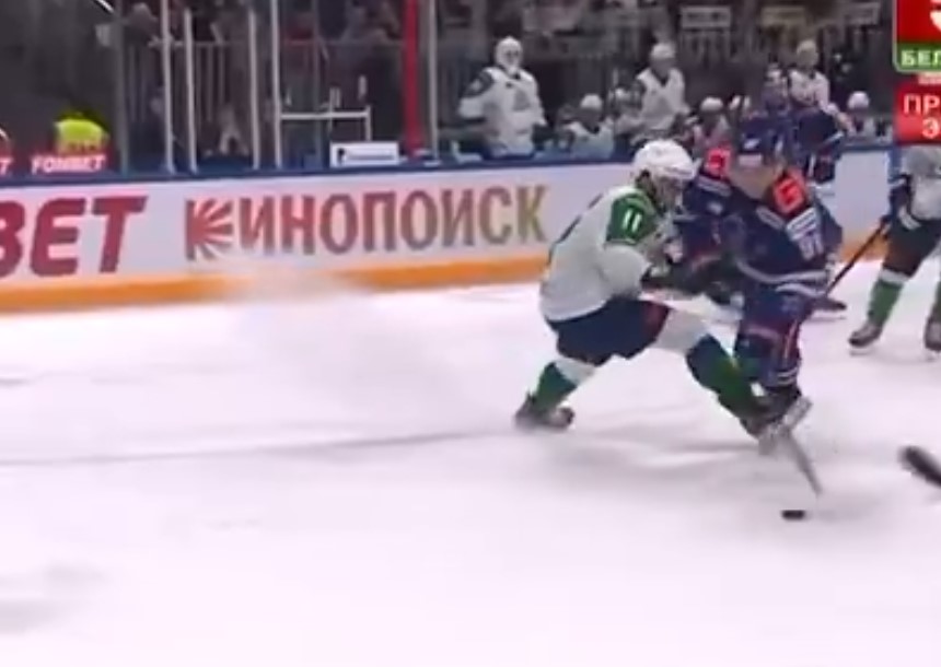 Quand Ivan Demidov passe à un croc-en-jambe d'un (autre) but spectaculaire