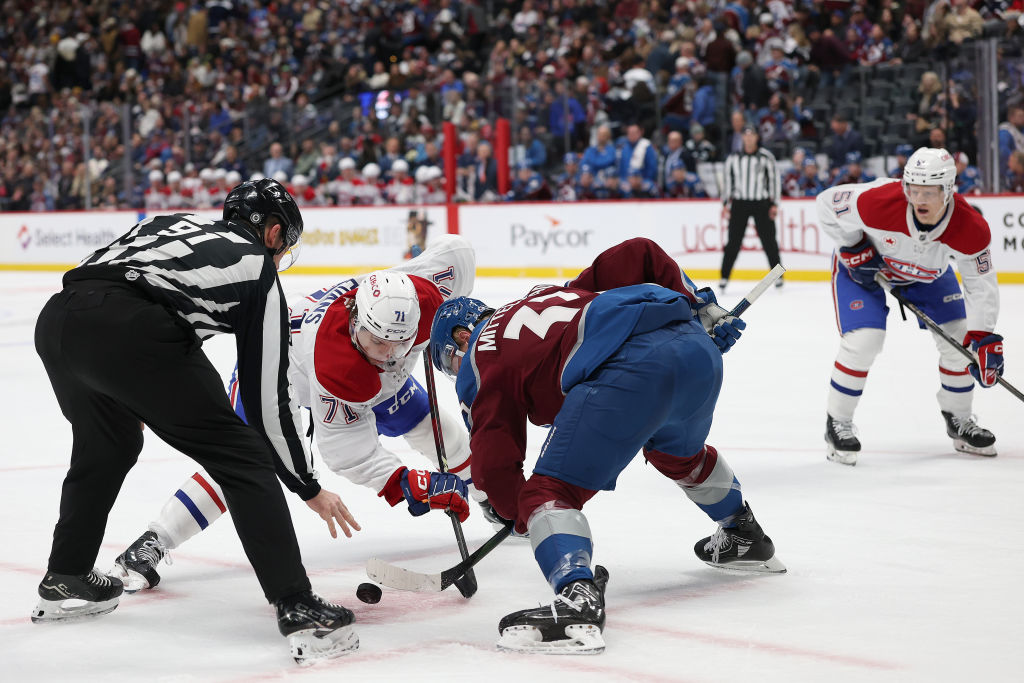 Charlie Coyle au Colorado&#8230; contre Casey Mittelstadt