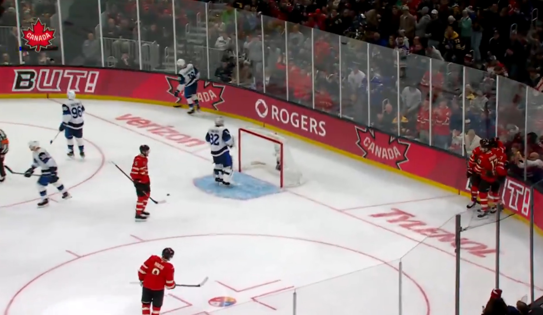 Le Canada bat la Finlande et obtient son billet pour la finale