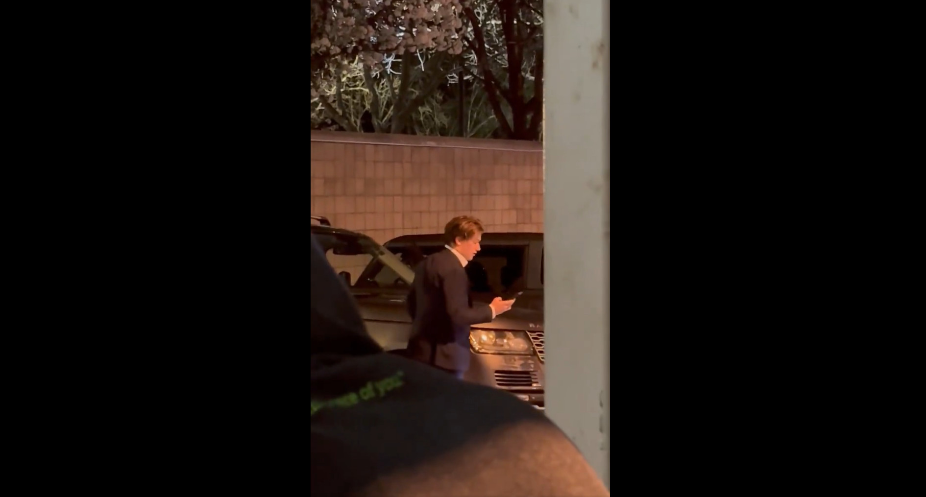 L'autobus des Rangers a égratigné la voiture de Celebrini après le match des Sharks hier soir