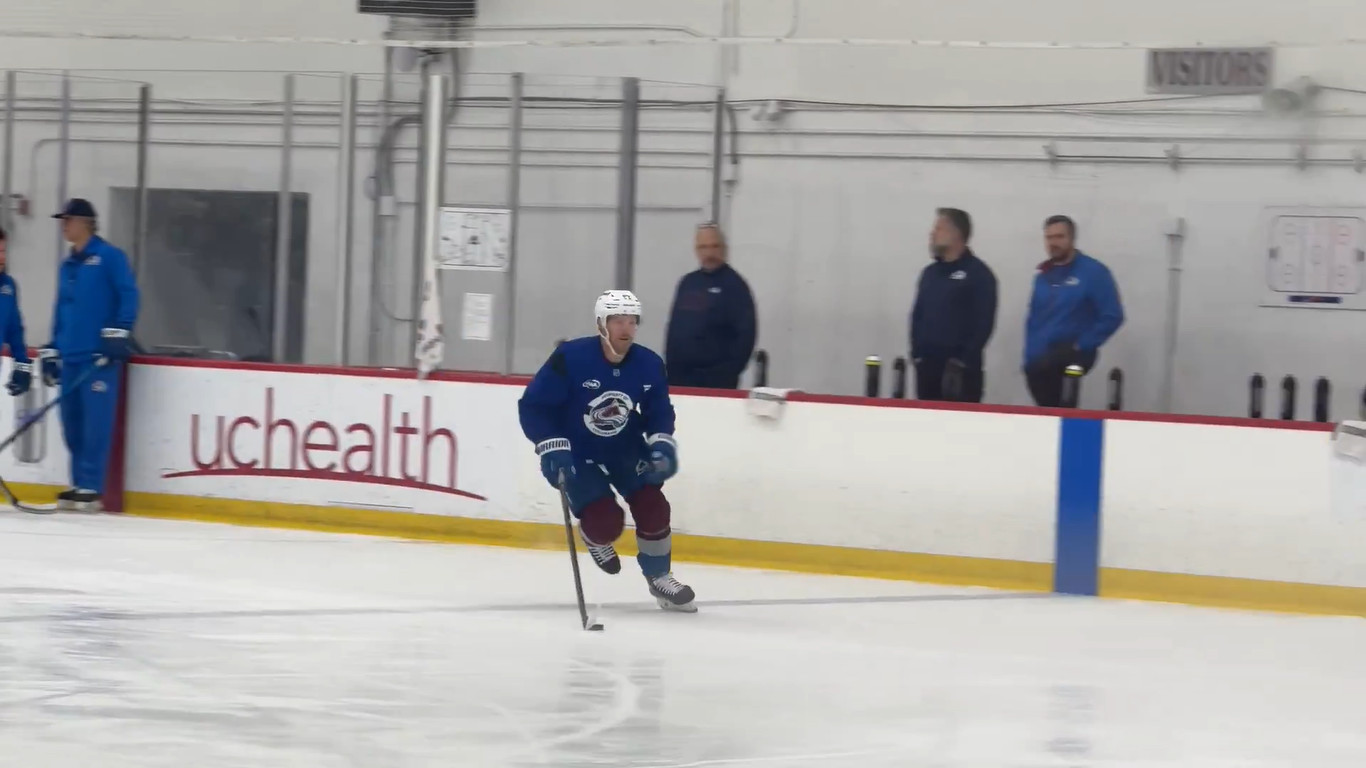 Images : Gabriel Landeskog avait vraiment l'air en forme à l'entraînement de l'Avalanche