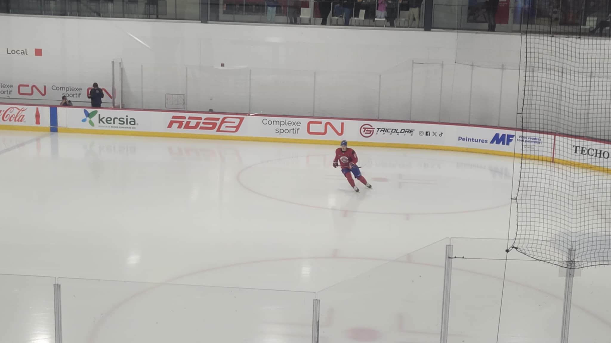 Ivan Demidov a sauté sur la patinoire à Brossard (et il a sorti ses mains du dimanche)
