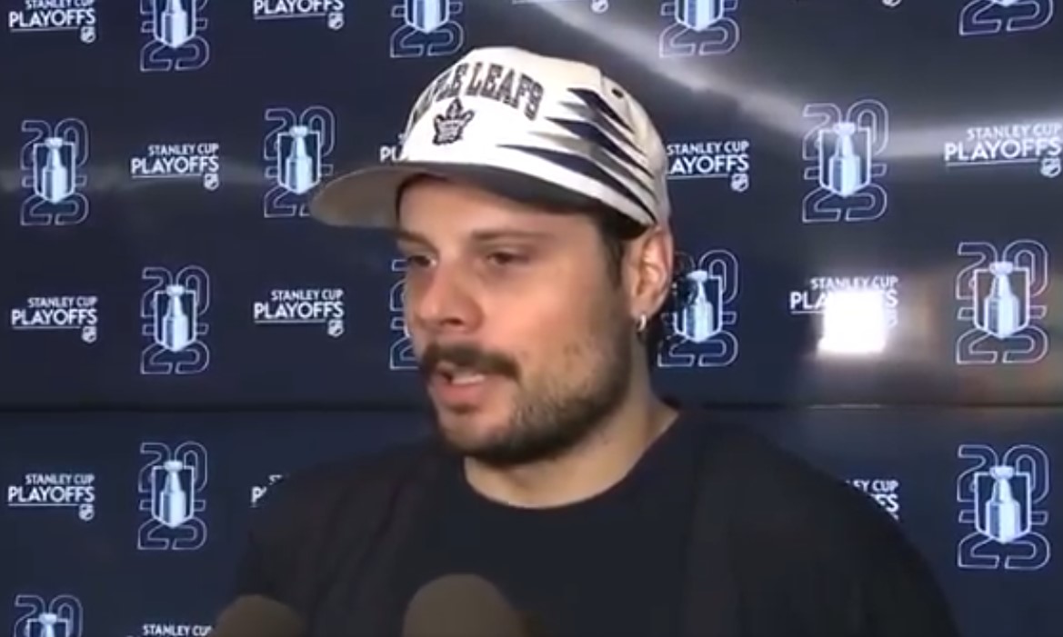 « Il y a plus de trafic » : c'est ça la fièvre des séries à Toronto pour Auston Matthews