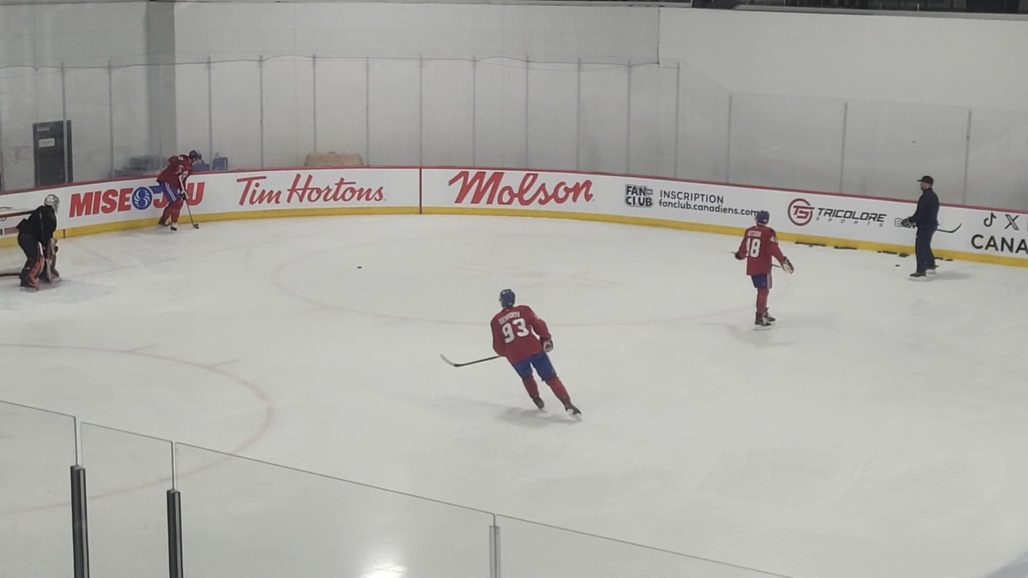 C'est (vraiment) cool que Lane Hutson se soit déplacé pour pratiquer avec Ivan Demidov