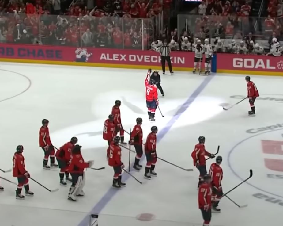 Des billets à près de 1000$ pour espérer voir Ovechkin battre le record de Gretzky demain