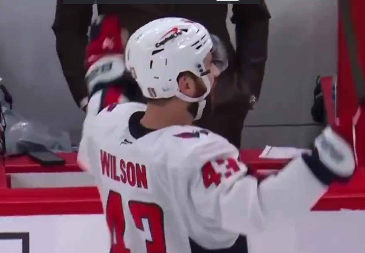 Séries en bref : Tom Wilson se moque de la célébration des Hurricanes