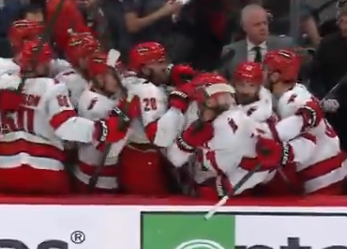 Séries en bref : Les Hurricanes éliminent les Capitals