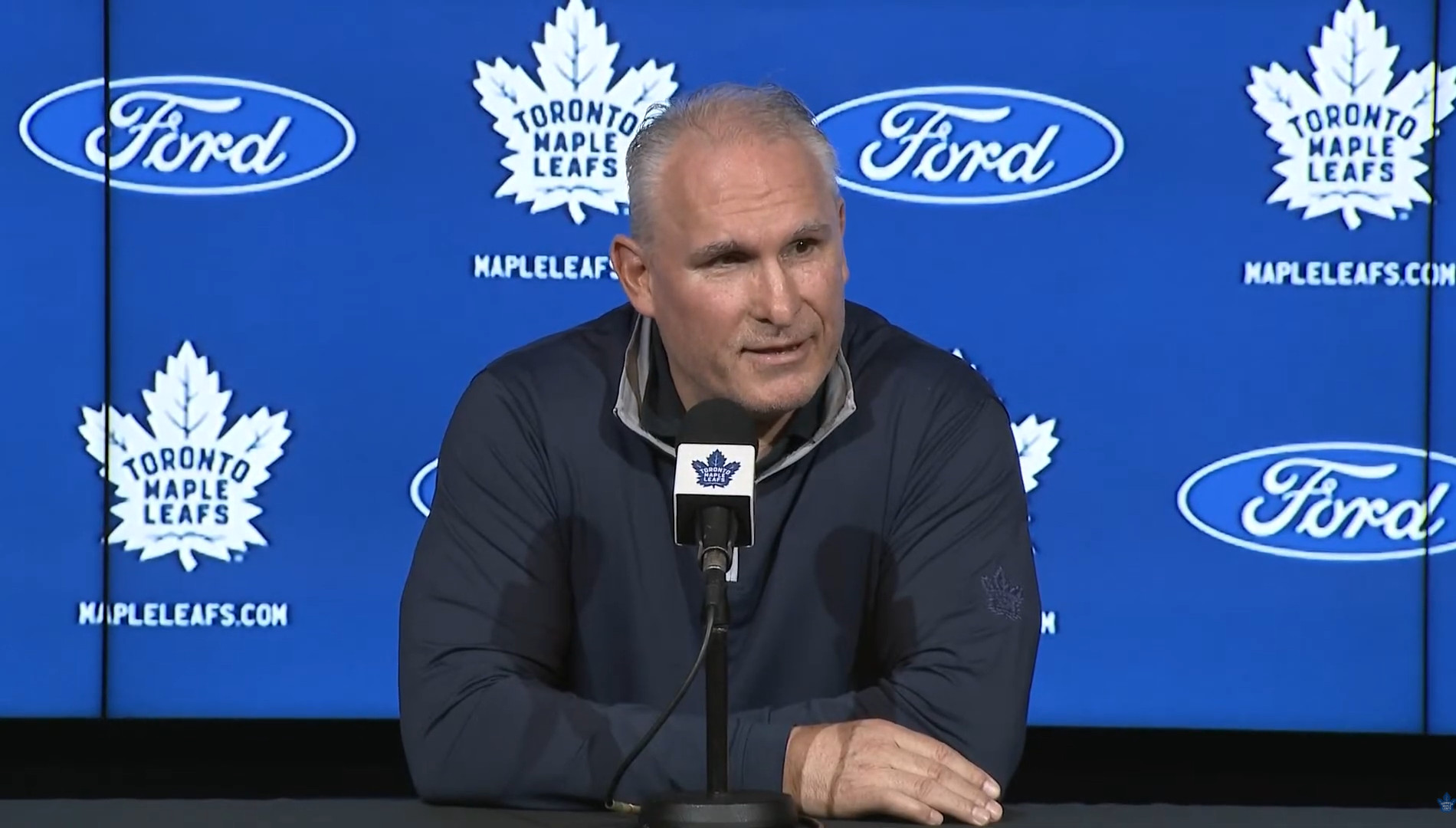 « 100 % » : Craig Berube espère voir les Leafs garder Marner et Tavares