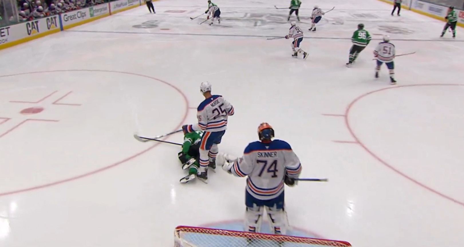 Roope Hintz a joué avec un pied fracturé dans les deux derniers matchs contre les Oilers