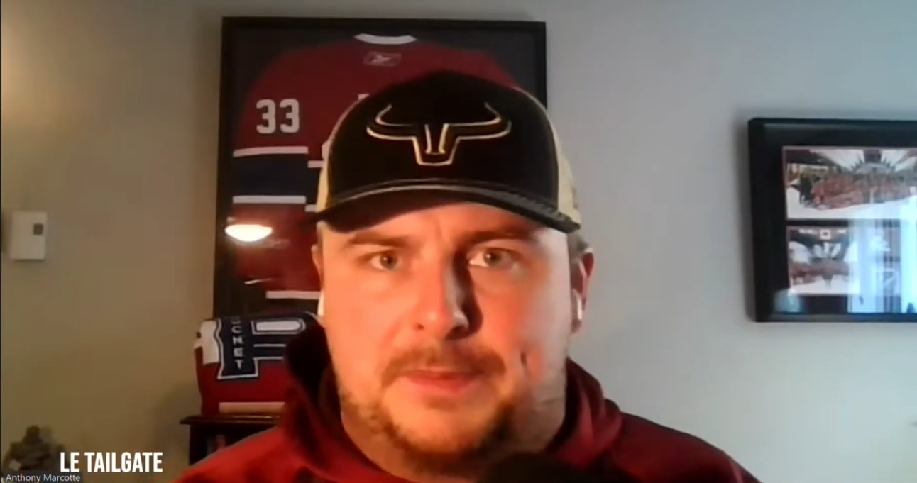Anthony Marcotte perd son micro à la description du Rocket