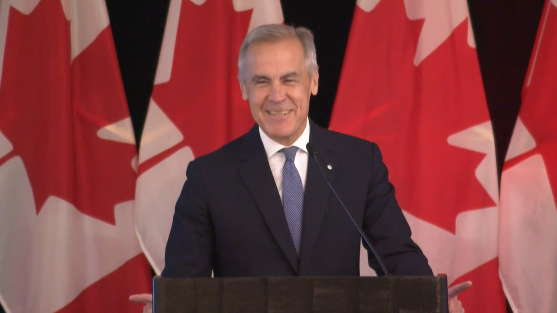 Mark Carney se prononce sur le contrat de Connor McDavid en plein discours
