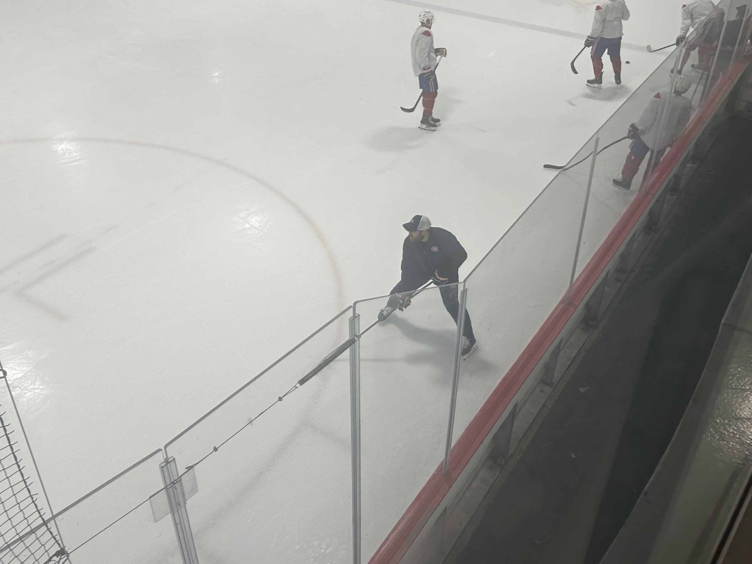 Images : David Savard joue à l'entraîneur sur la glace à Brossard