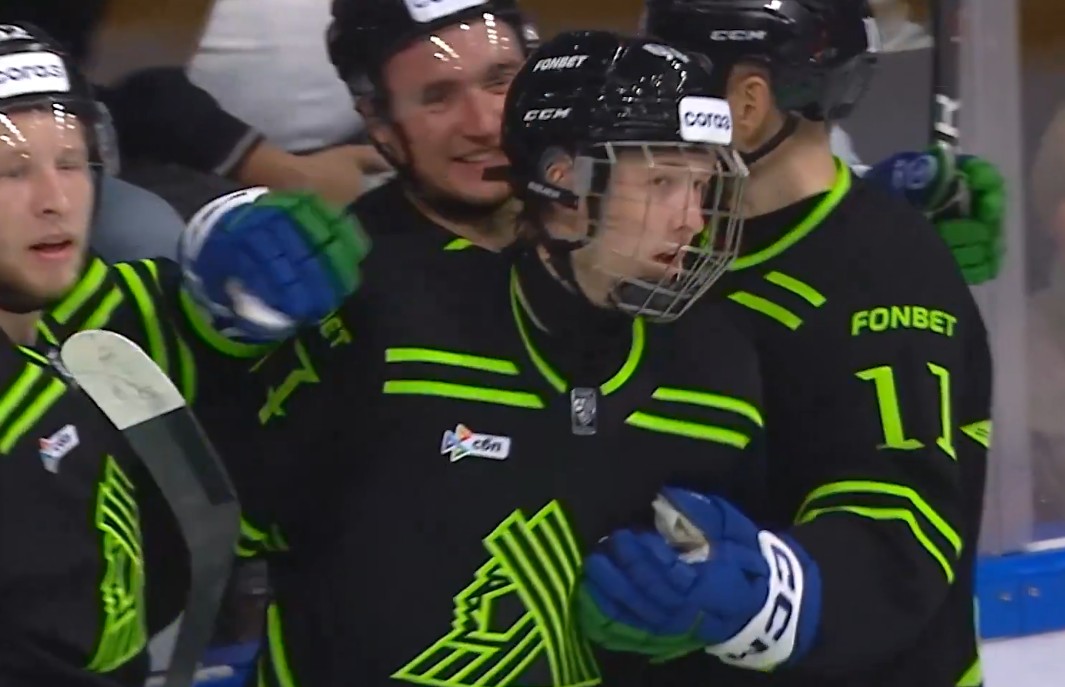 Un informateur de HFTV rapporte qu&#039;Alexander Zharovsky veut arriver au Canada rapidement