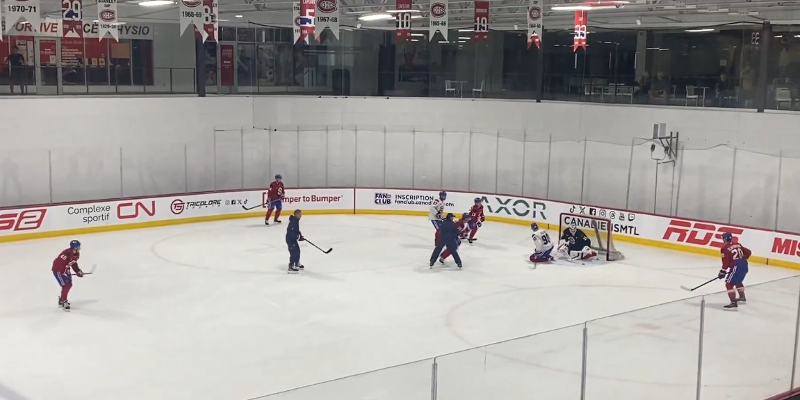 Avantage numérique : Patrik Laine, Ivan Demidov et Noah Dobson sur la deuxième vague