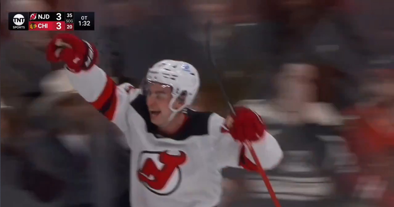 Top-4 : Un premier tour du chapeau pour Simon Nemec dans la LNH