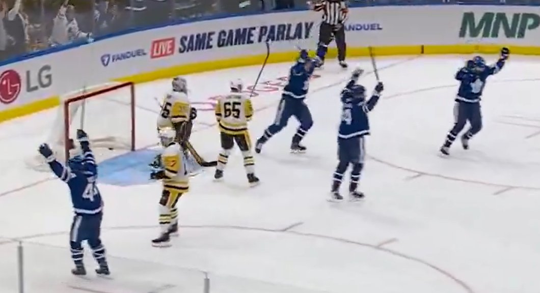 Top-4 : Les Leafs perdaient 3-0 et ont marqué quatre fois en troisième période pour l&#039;emporter