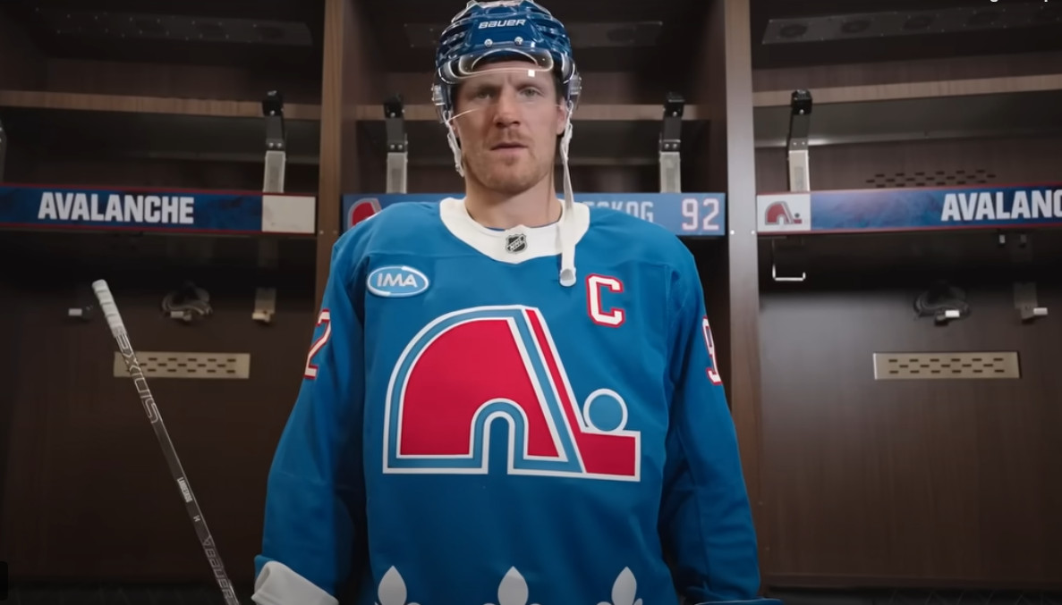 Chandail des Nordiques au Centre Bell : c&#039;est la publicité de RBC qui poserait problème