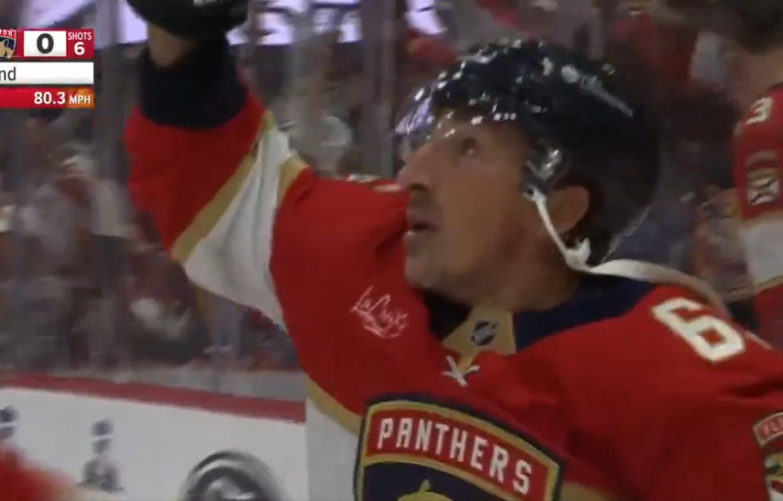 Top-5 : Brad Marchand marque un but émotif en le dédiant à la fille décédée de son ami