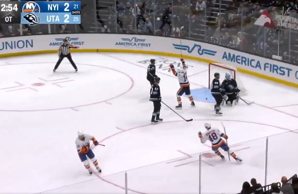 Top-4 : le 7e but de Matthew Schaefer donne la victoire aux Islanders en prolongation