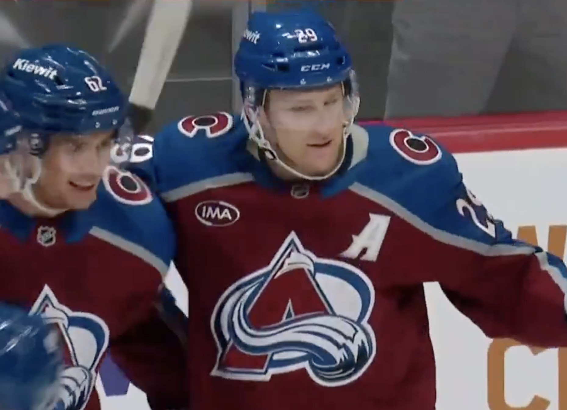 Top-5 : Nathan MacKinnon a 12 points en trois matchs