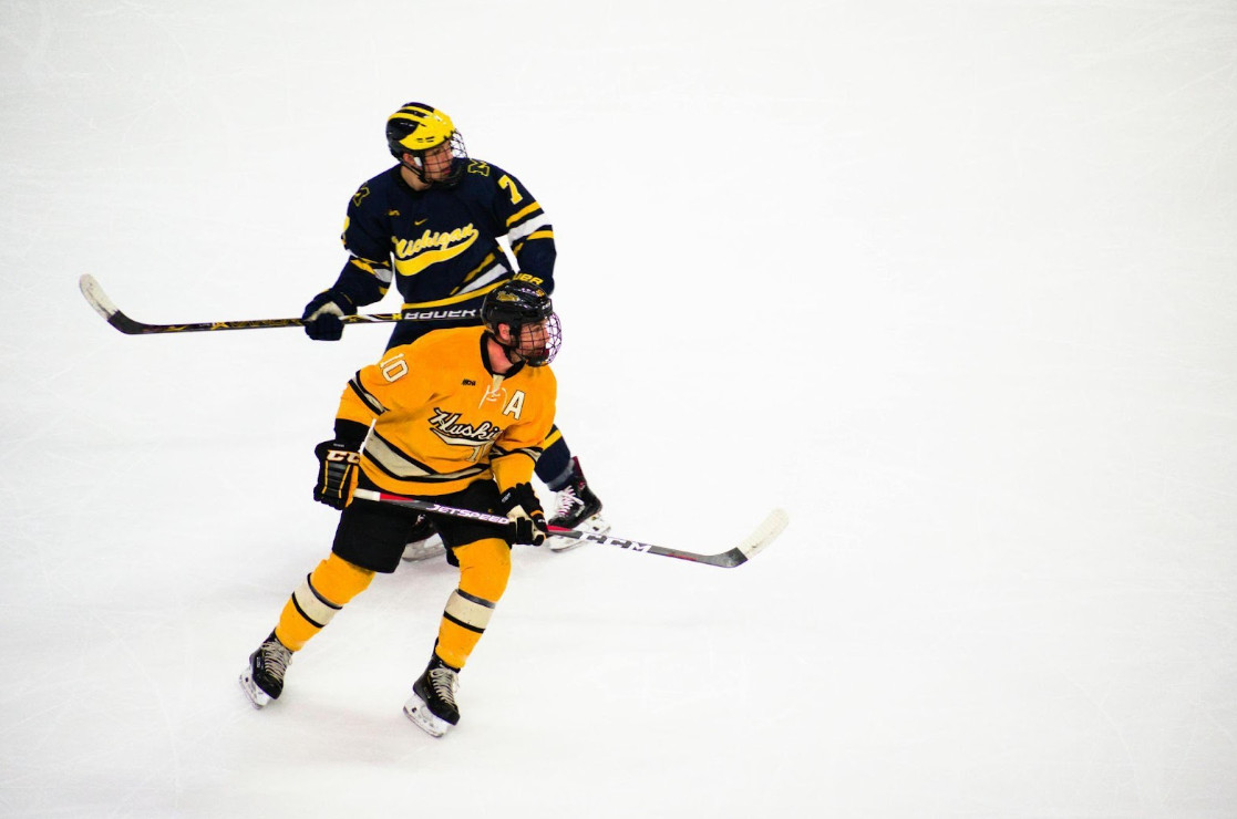 Que faire en tant que directeur général pour entamer votre carrière dans NHL 26 avec les Canadiens ?