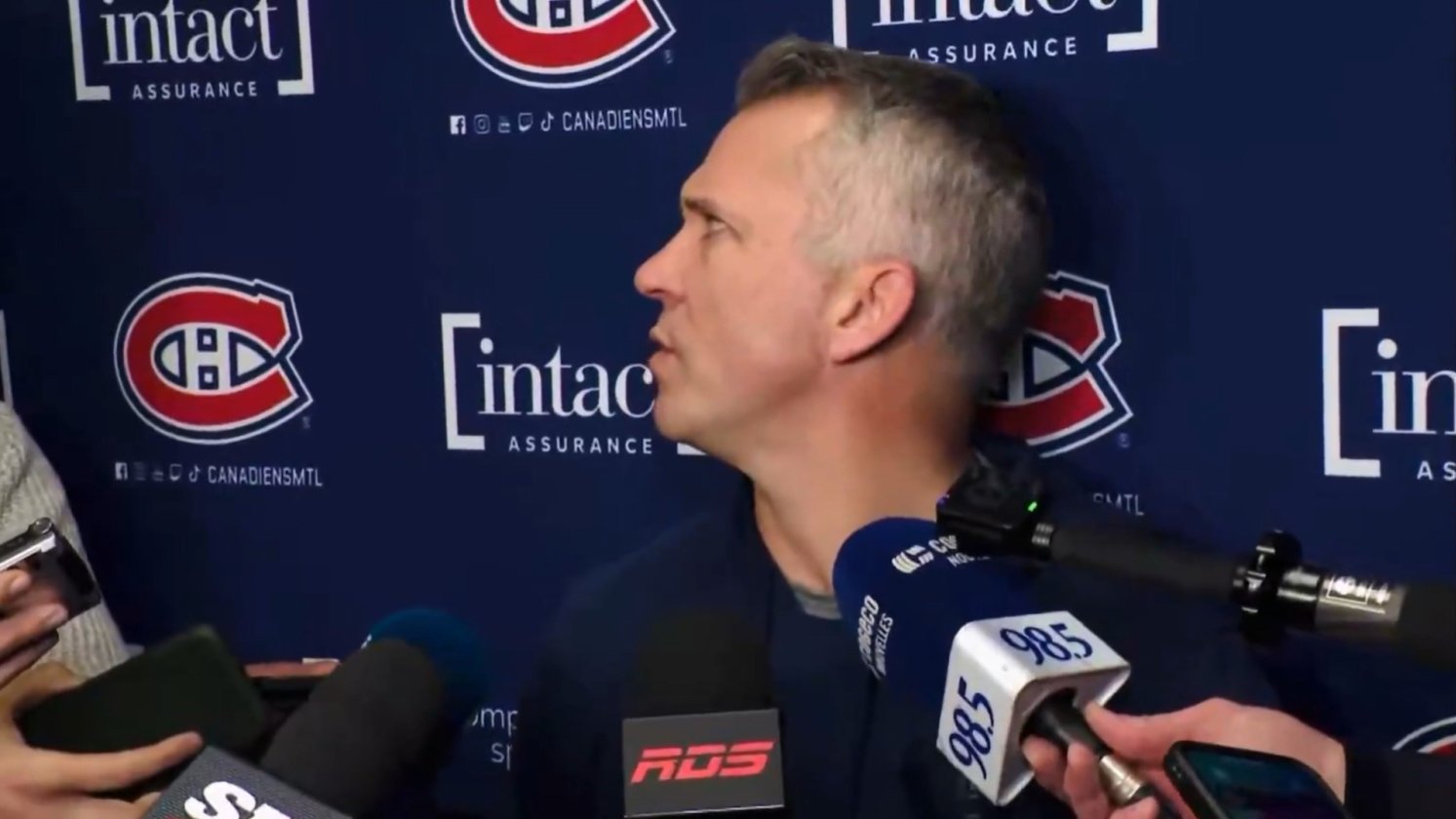 Martin St-Louis a répondu de façon (assez) sèche à une question d'Arpon Basu