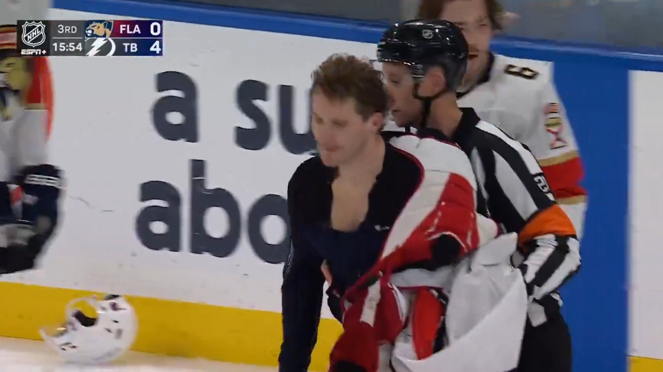 Top-5 : Matthew Tkachuk se fait détruire par Brandon Hagel dans une bataille