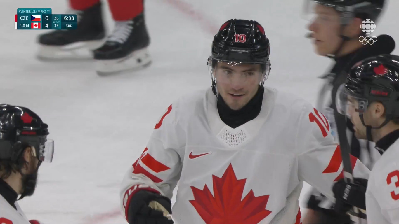 Nick Suzuki marque dans une victoire de 5-0 du Canada face à la Tchéquie