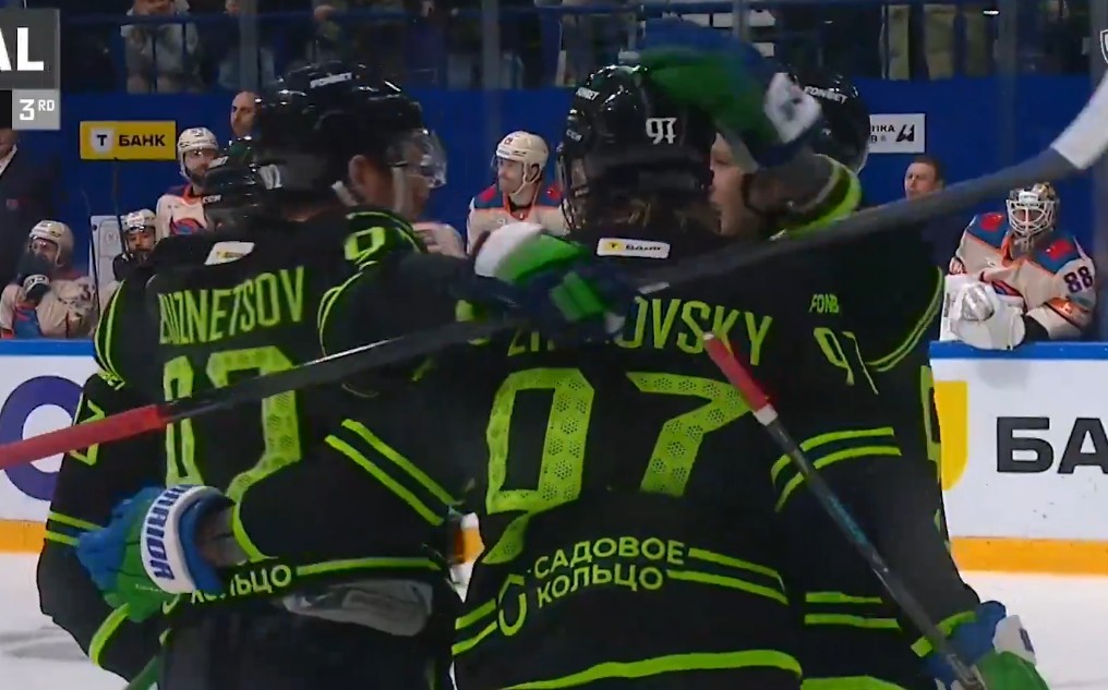 Alexander Zharovsky : un premier but en neuf matchs grâce à Evgeny Kuznetsov