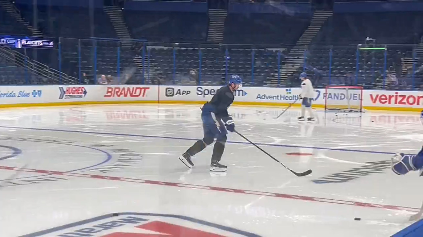 Victor Hedman a patiné ce matin (et il avait vraiment l'air en forme)
