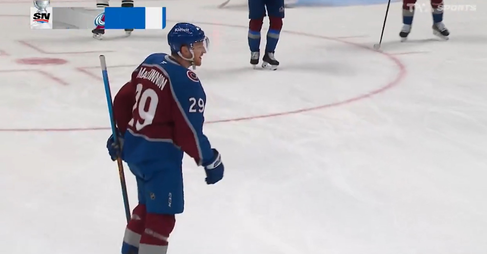 Séries en bref : L'Avalanche est imbattable quand MacKinnon domine de la sorte
