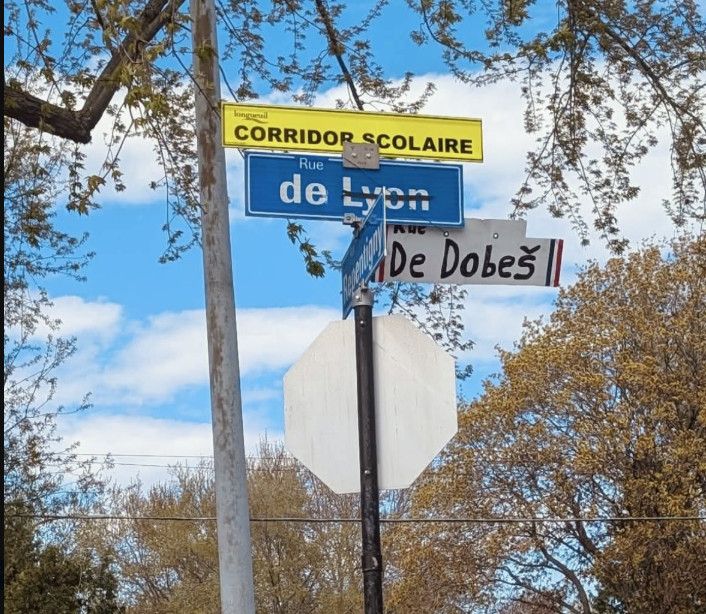 Longueuil : ce n'est plus la rue De Lyon, mais « De Dobes »
