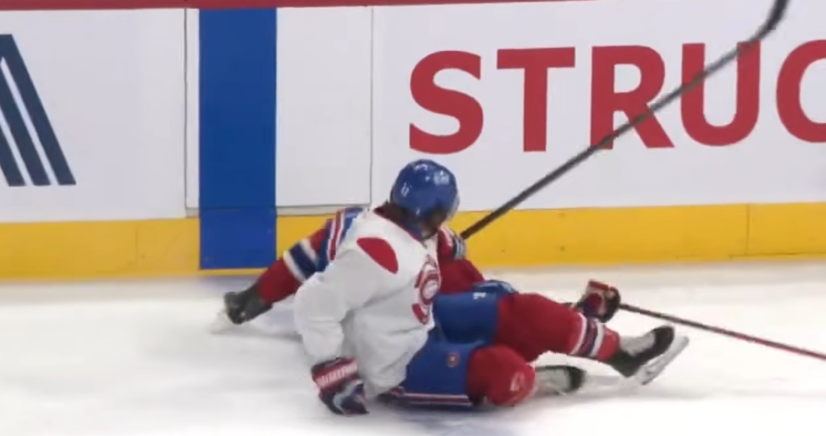 Entraînement : Kaiden Guhle s'est fait solidement rentrer dedans par Brendan Gallagher