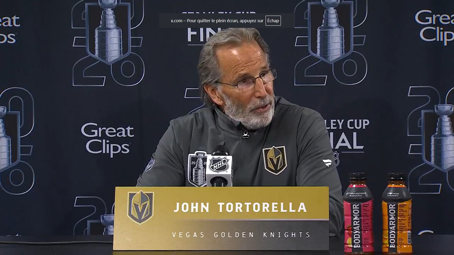 Séries en bref : John Tortorella ridiculise un journaliste en lui disant que sa question est stupide