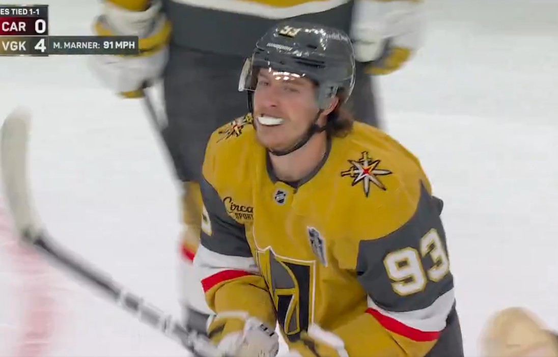 Mitch Marner : de « choker » en séries à favori pour le trophée Conn-Smythe