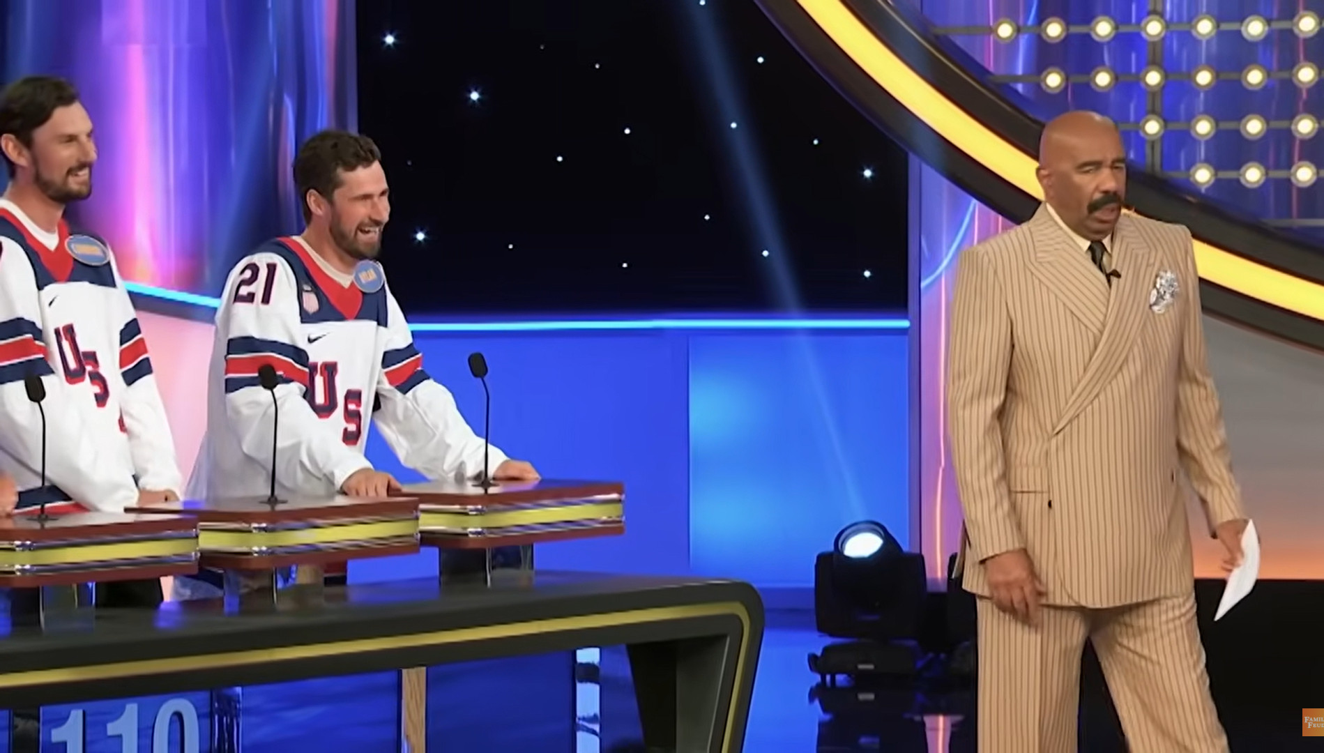 Dylan Larkin a eu l'air fou à la télévision (et il se fait insulter sur les réseaux sociaux)