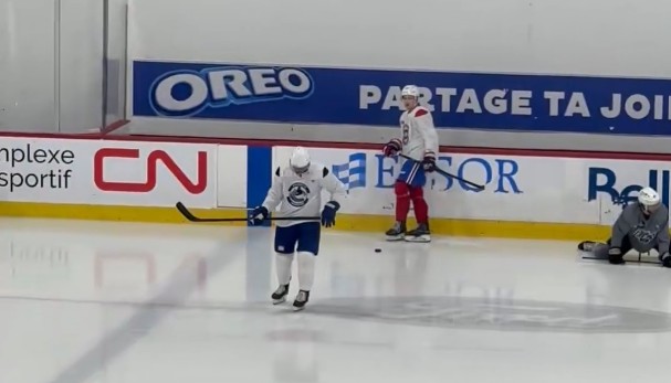 IMAGES : Brendan Gallagher patine à Brossard... dans l'uniforme des Canucks