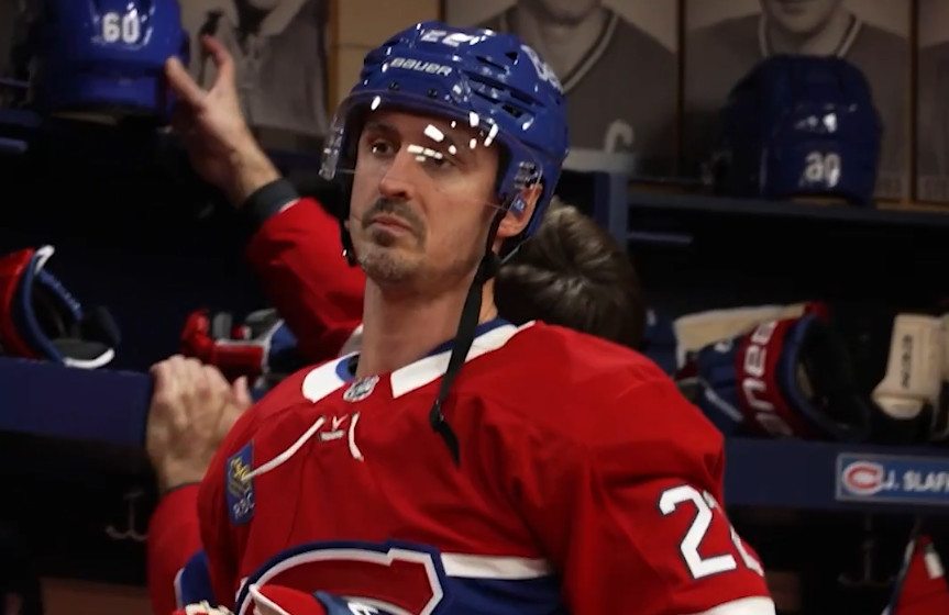 Chris Kreider est chaudement accueilli par la foule au Centre Bell
