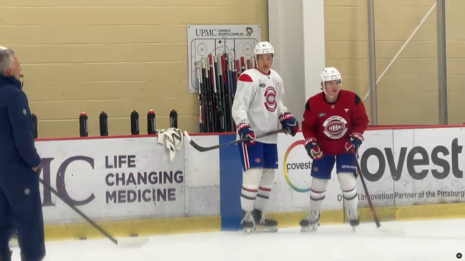 Oliver Kapanen est à l'entraînement du CH