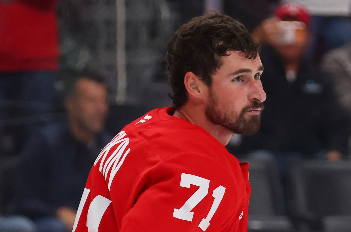 Larkin déçoit, Dach joue peu et Mittelstadt cogne à la porte